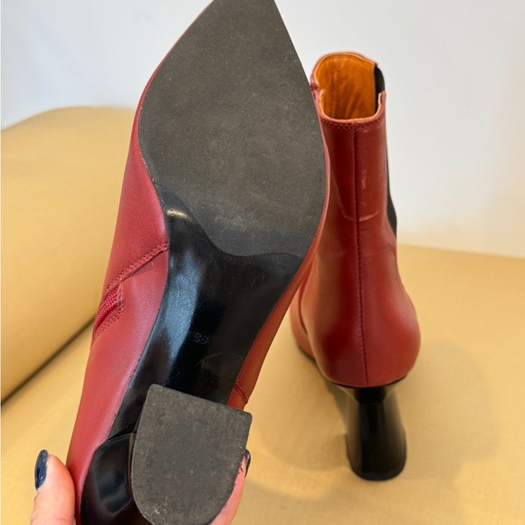 SAINT ELLIANA RUST LEATHER
SCULPTED HEEL CHELSEA BOOTS Size 8‎ - Picture 4 of 7